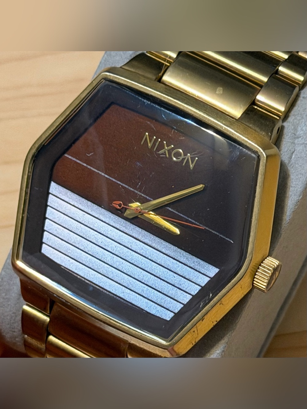 Nixon The Mayor “Key to the City” Gold Brown Hex Surf Analog Silver Men's Watch